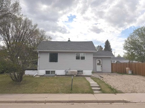 5602 51 Avenue, Lacombe, AB - Outdoor