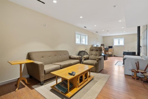 48107 Range Road 220, Rural Camrose County, AB - Indoor Photo Showing Living Room