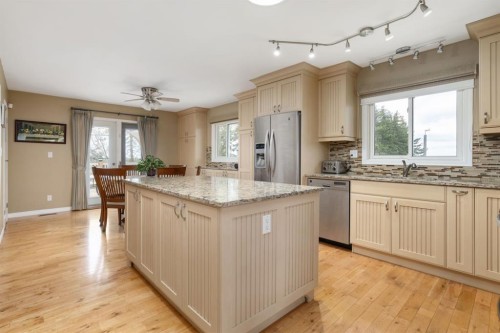 48107 Range Road 220, Rural Camrose County, AB - Indoor Photo Showing Kitchen With Upgraded Kitchen