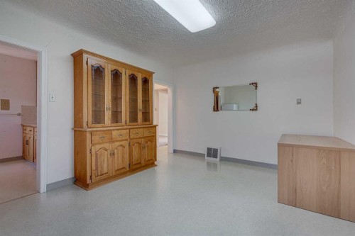 5013 54 Avenue, Ponoka, AB - Indoor Photo Showing Other Room