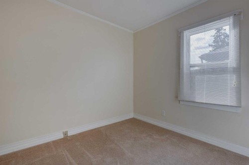 5013 54 Avenue, Ponoka, AB - Indoor Photo Showing Other Room