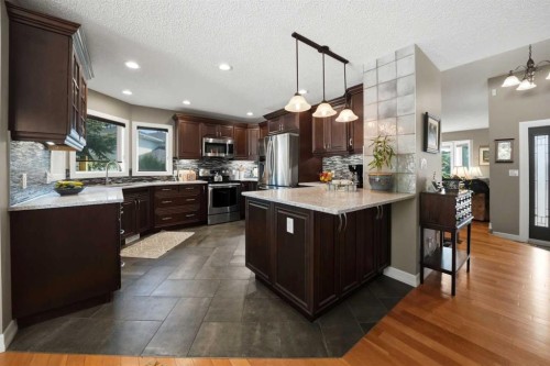 112 Denison Crescent, Red Deer, AB - Indoor Photo Showing Kitchen With Upgraded Kitchen