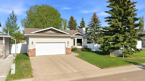 112 Denison Crescent, Red Deer, AB - Outdoor With Facade