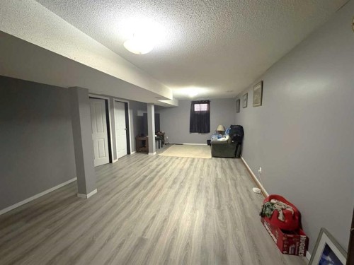 5602 47 Avenue West, Forestburg, AB - Indoor Photo Showing Other Room
