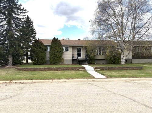 5602 47 Avenue West, Forestburg, AB - Outdoor