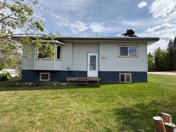 4915 50 Avenue EASTBluffton, AB T0C 0M0