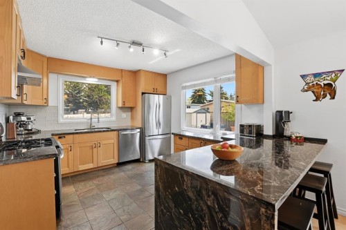 60 Anquetel Close, Red Deer, AB - Indoor Photo Showing Kitchen