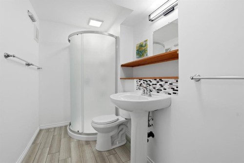 60 Anquetel Close, Red Deer, AB - Indoor Photo Showing Bathroom