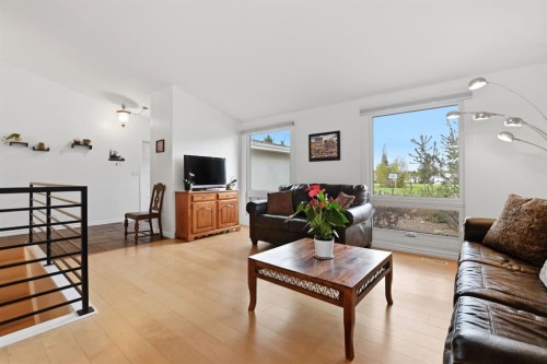 60 Anquetel Close, Red Deer, AB - Indoor Photo Showing Living Room