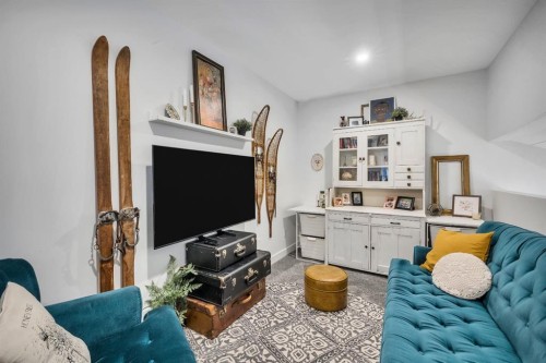 2021 112A Street, Edmonton, AB - Indoor Photo Showing Living Room