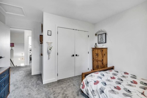 2021 112A Street, Edmonton, AB - Indoor Photo Showing Bedroom