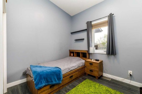 898 Ramage Crescent, Red Deer, AB - Indoor Photo Showing Bedroom