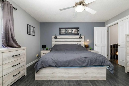 898 Ramage Crescent, Red Deer, AB - Indoor Photo Showing Bedroom