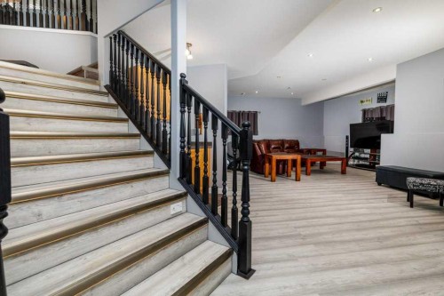 898 Ramage Crescent, Red Deer, AB - Indoor Photo Showing Other Room