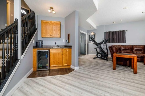 898 Ramage Crescent, Red Deer, AB - Indoor Photo Showing Other Room