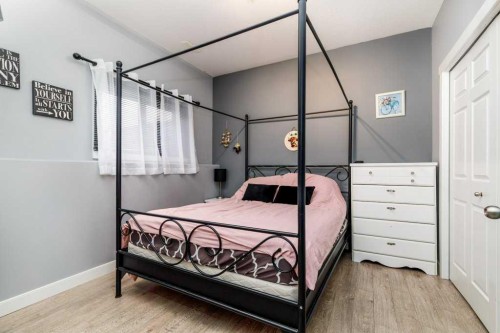 898 Ramage Crescent, Red Deer, AB - Indoor Photo Showing Bedroom