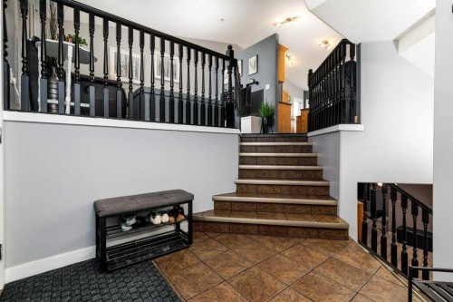 898 Ramage Crescent, Red Deer, AB - Indoor Photo Showing Other Room