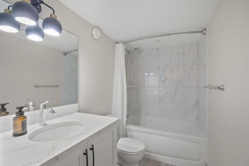 14 Tagish Avenue, Red Deer, AB - Indoor Photo Showing Bathroom
