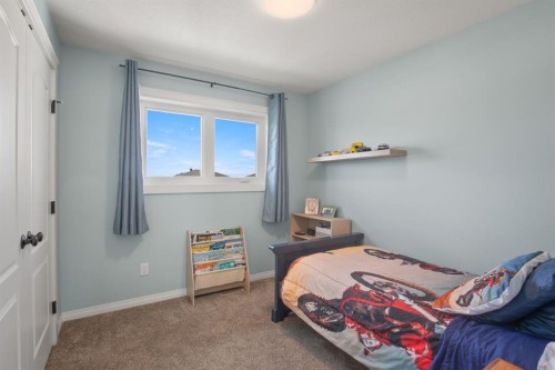 14 Tagish Avenue, Red Deer, AB - Indoor Photo Showing Bedroom