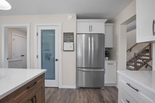14 Tagish Avenue, Red Deer, AB - Indoor Photo Showing Kitchen
