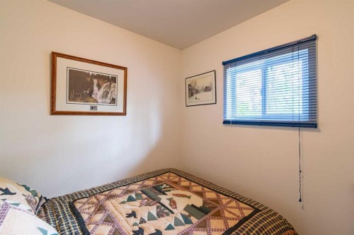 14 & 16 4 Street, White Sands, AB - Indoor