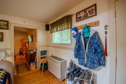 14 & 16 4 Street, White Sands, AB - Indoor Photo Showing Other Room