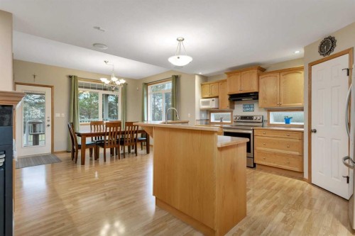 35 Lang Close, Red Deer, AB - Indoor Photo Showing Other Room