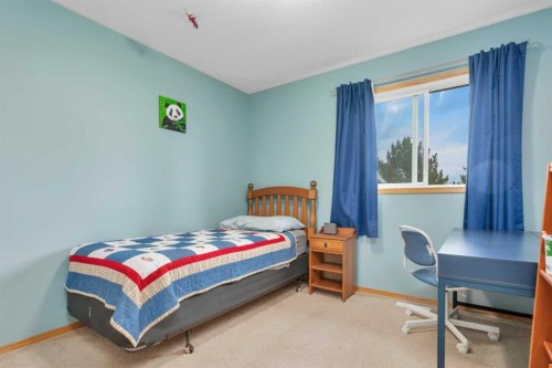 35 Lang Close, Red Deer, AB - Indoor Photo Showing Bedroom