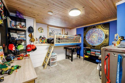 4836 49 Street, Innisfail, AB - Indoor Photo Showing Other Room