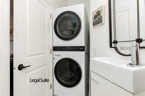 4836 49 Street, Innisfail, AB - Indoor Photo Showing Laundry Room