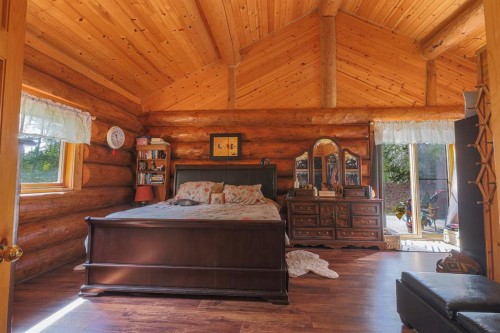 101 Clearwater Heights Drive, Rural Clearwater County, AB - Indoor Photo Showing Bedroom