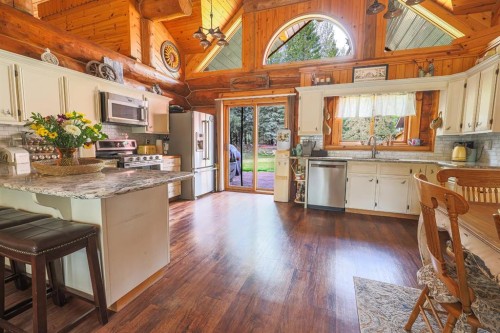 101 Clearwater Heights Drive, Rural Clearwater County, AB - Indoor Photo Showing Kitchen