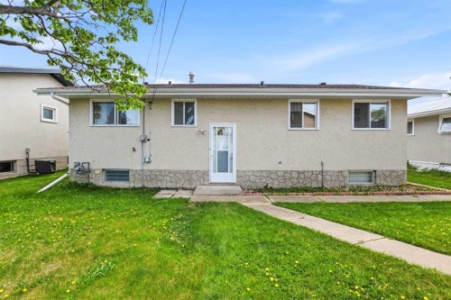 4726 47 Avenue, Lacombe, AB - Outdoor