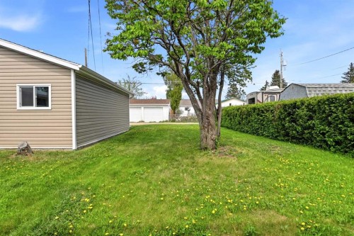 4726 47 Avenue, Lacombe, AB - Outdoor