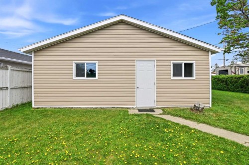 4726 47 Avenue, Lacombe, AB - Outdoor