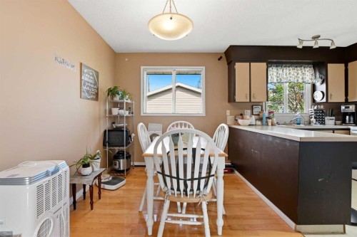 4726 47 Avenue, Lacombe, AB - Indoor Photo Showing Dining Room