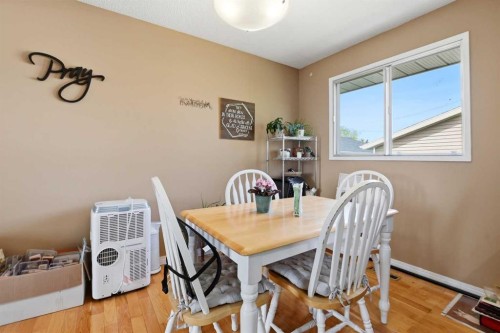 4726 47 Avenue, Lacombe, AB - Indoor Photo Showing Dining Room