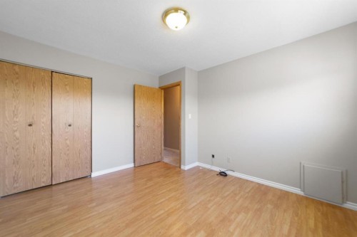 6121 39 Avenue, Camrose, AB - Indoor Photo Showing Other Room