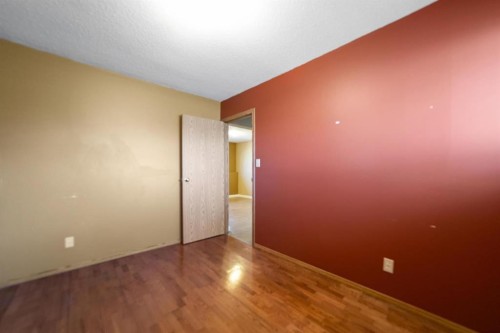 6121 39 Avenue, Camrose, AB - Indoor Photo Showing Other Room