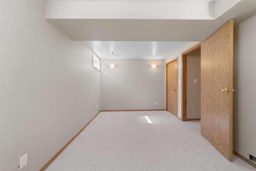 6121 39 Avenue, Camrose, AB - Indoor Photo Showing Other Room