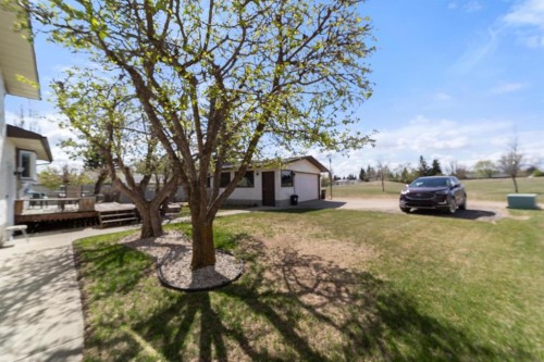 6121 39 Avenue, Camrose, AB - Outdoor