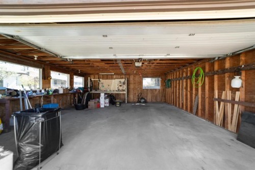 6121 39 Avenue, Camrose, AB - Indoor Photo Showing Garage