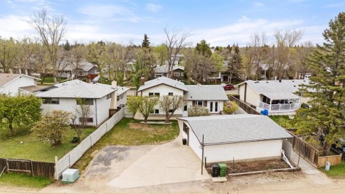 6121 39 Avenue, Camrose, AB - Outdoor