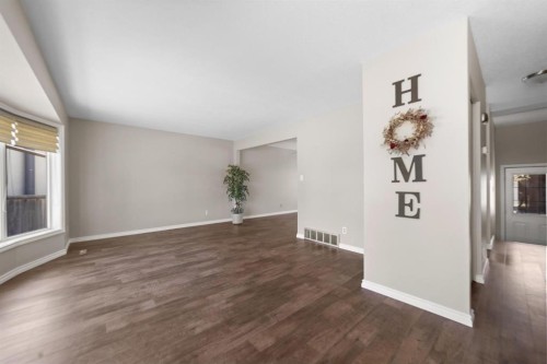 6121 39 Avenue, Camrose, AB - Indoor Photo Showing Other Room