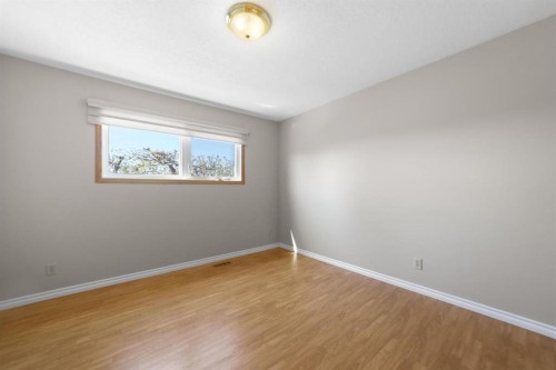 6121 39 Avenue, Camrose, AB - Indoor Photo Showing Other Room