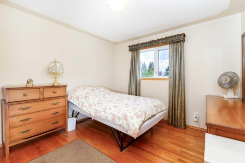 39508B Rr271, Rural Lacombe County, AB - Indoor Photo Showing Bedroom