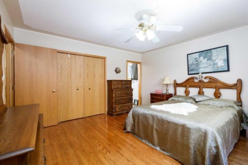 39508B Rr271, Rural Lacombe County, AB - Indoor Photo Showing Bedroom