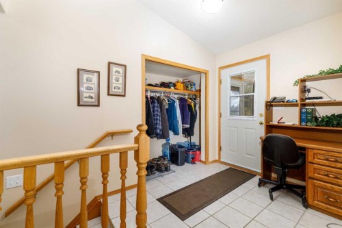 39508B Rr271, Rural Lacombe County, AB - Indoor
