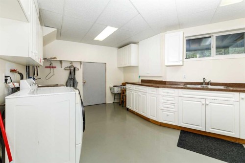 39508B Rr271, Rural Lacombe County, AB - Indoor Photo Showing Laundry Room