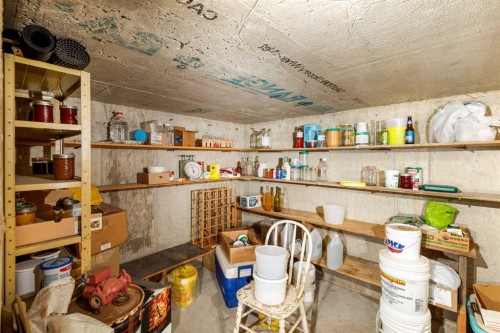 39508B Rr271, Rural Lacombe County, AB - Indoor
